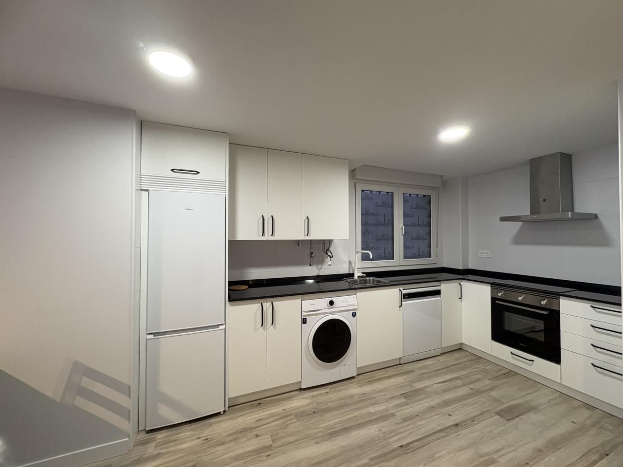 Cuina de Pis de lloguer en Aranda de Duero amb Calefacció i Moblat