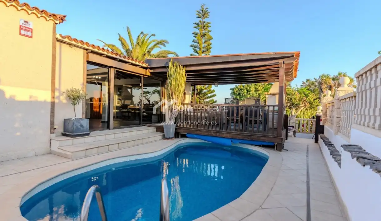 Vista exterior de Casa o chalet en venta en San Miguel de Abona con Jardín privado, Terraza y Trastero