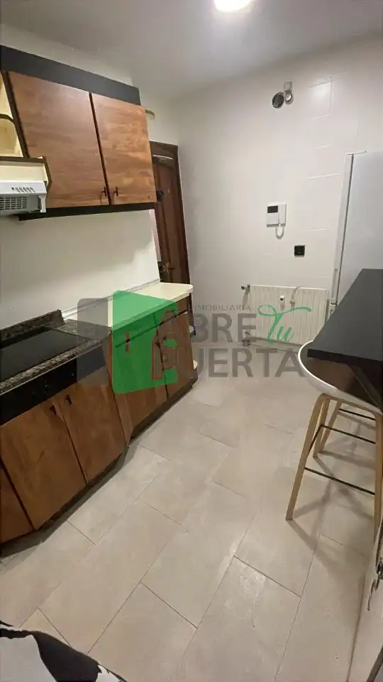 Cocina de Piso en venta en Ourense Capital  con Calefacción, Terraza y Amueblado