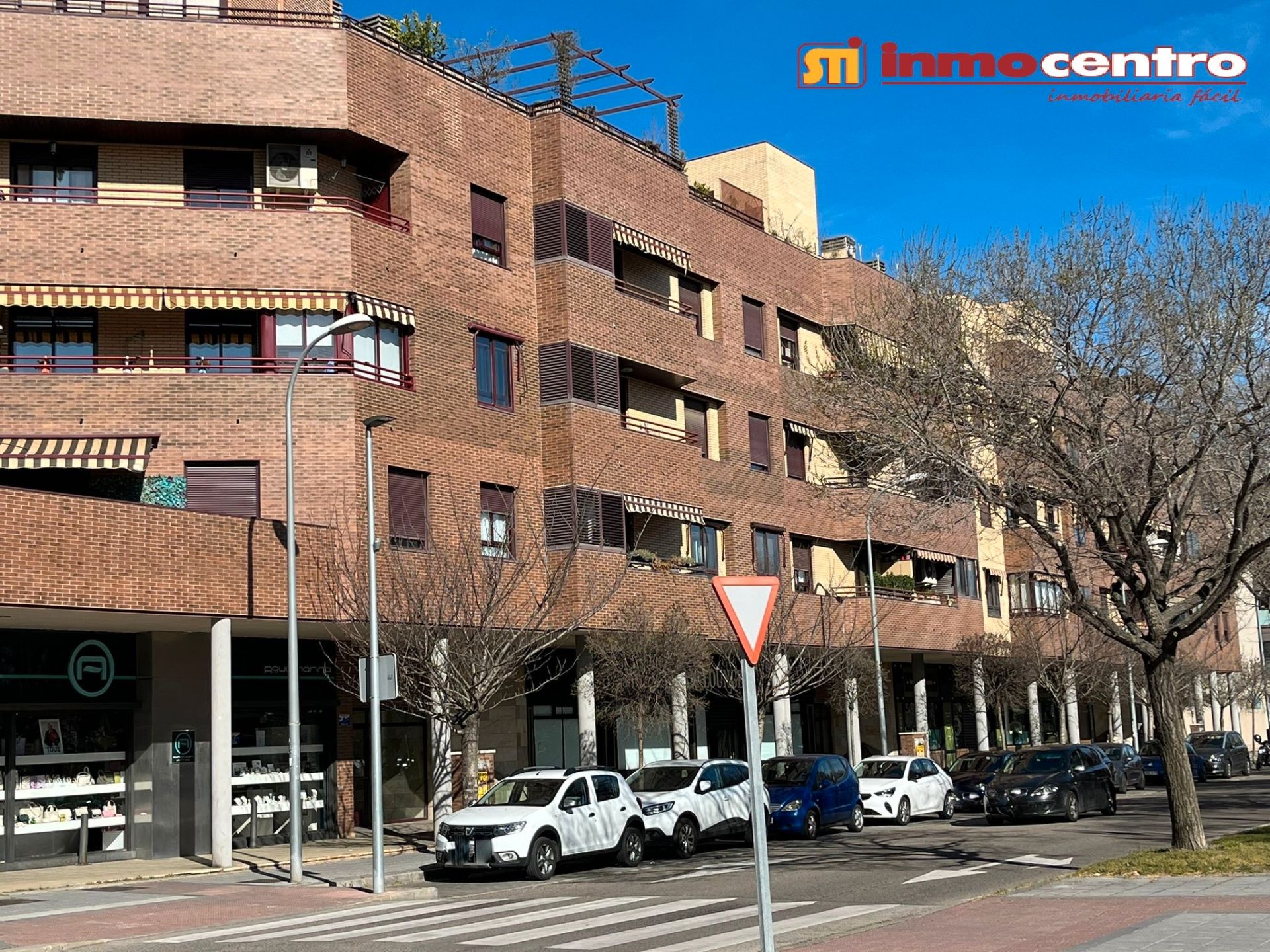 Exterior view of Flat for sale in Pinto  with Air Conditioner, Heating and Parquet flooring