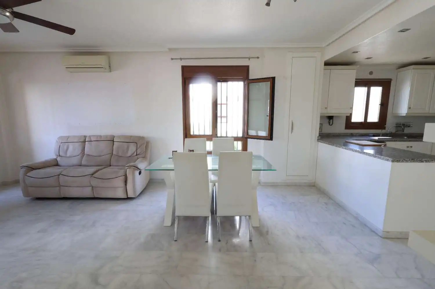 Comedor de Apartamento en venta en Orihuela con Aire acondicionado, Calefacción y Terraza