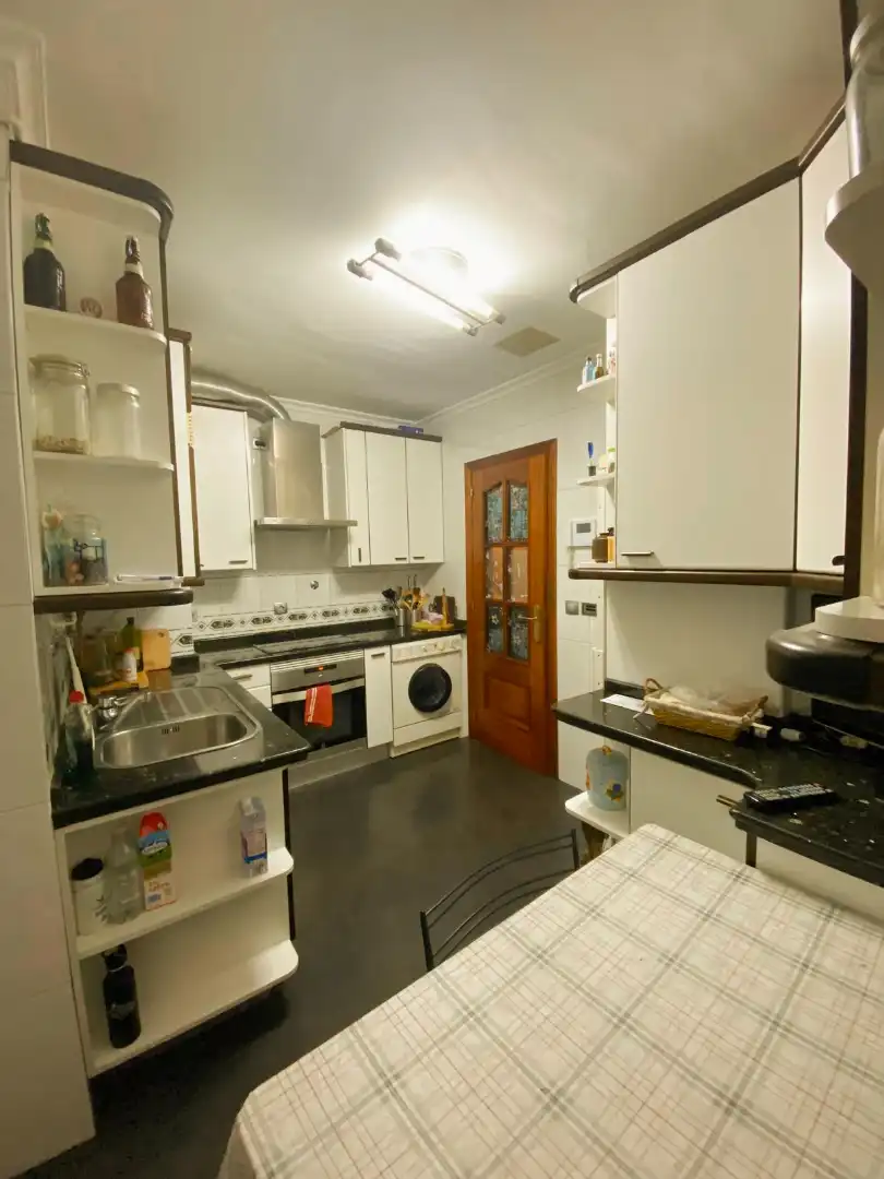Kitchen of Duplexes for sale in Palencia  with Heating, Parquet flooring and Oven