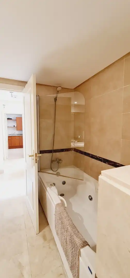 Bathroom of Flat for sale in Marbella  with Air Conditioner, Heating and Terrace