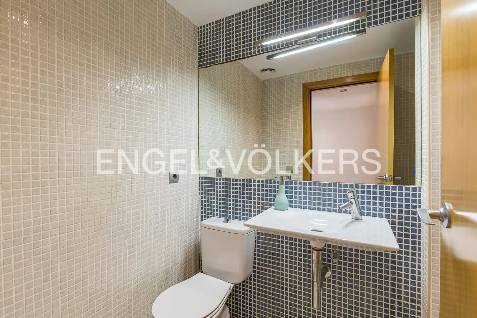 Bany de Apartament en venda en Cubelles amb Aire condicionat, Calefacció i Terrassa