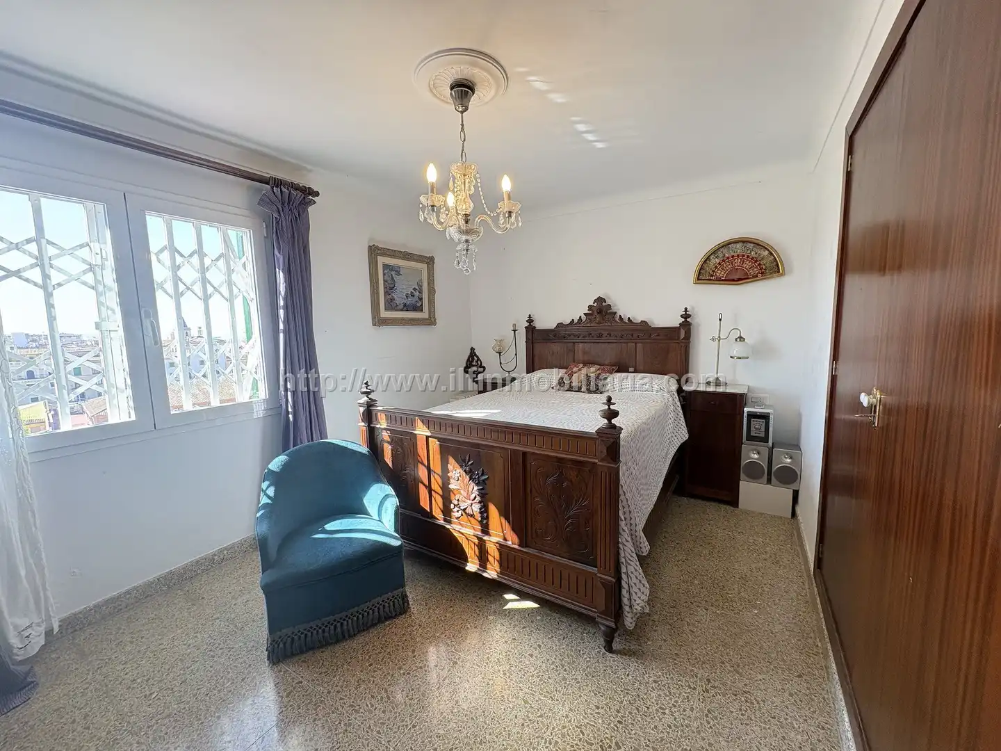 Schlafzimmer von Dachboden zum Verkauf in  Palma de Mallorca mit Klimaanlage, Terrasse und Fernseher