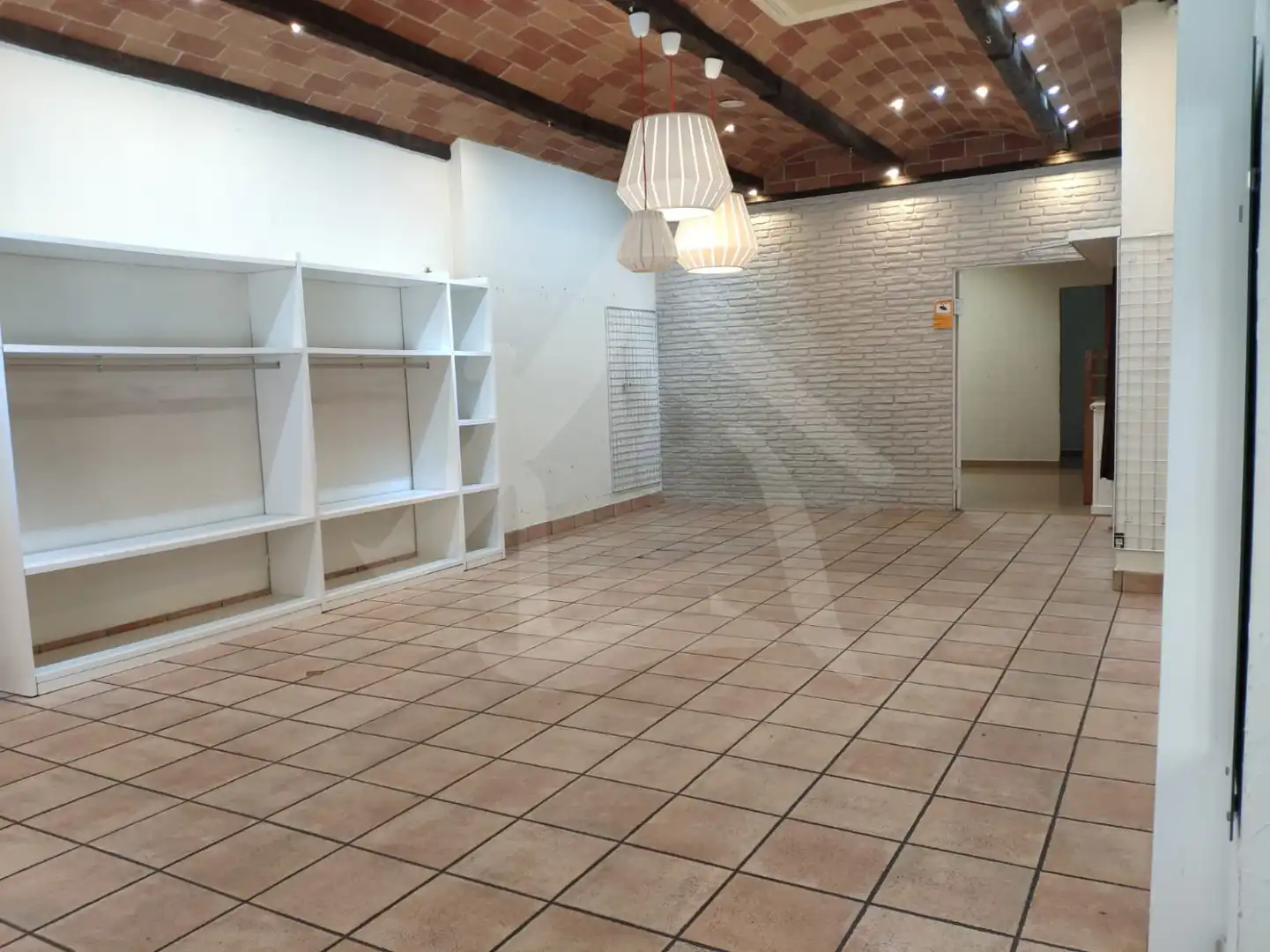 Local comercial de lloguer a Logroño - GONZALO DE BERCEO, imagen 3