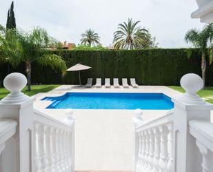 Swimming pool of House or chalet for sale in Marbella  with Air Conditioner, Private garden and Terrace