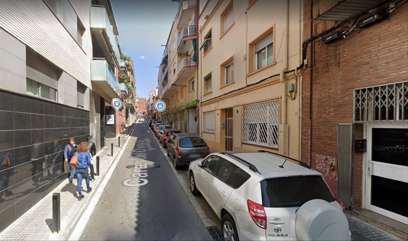 Garatge de lloguer a Carrer del Cinema Bel, Centre
