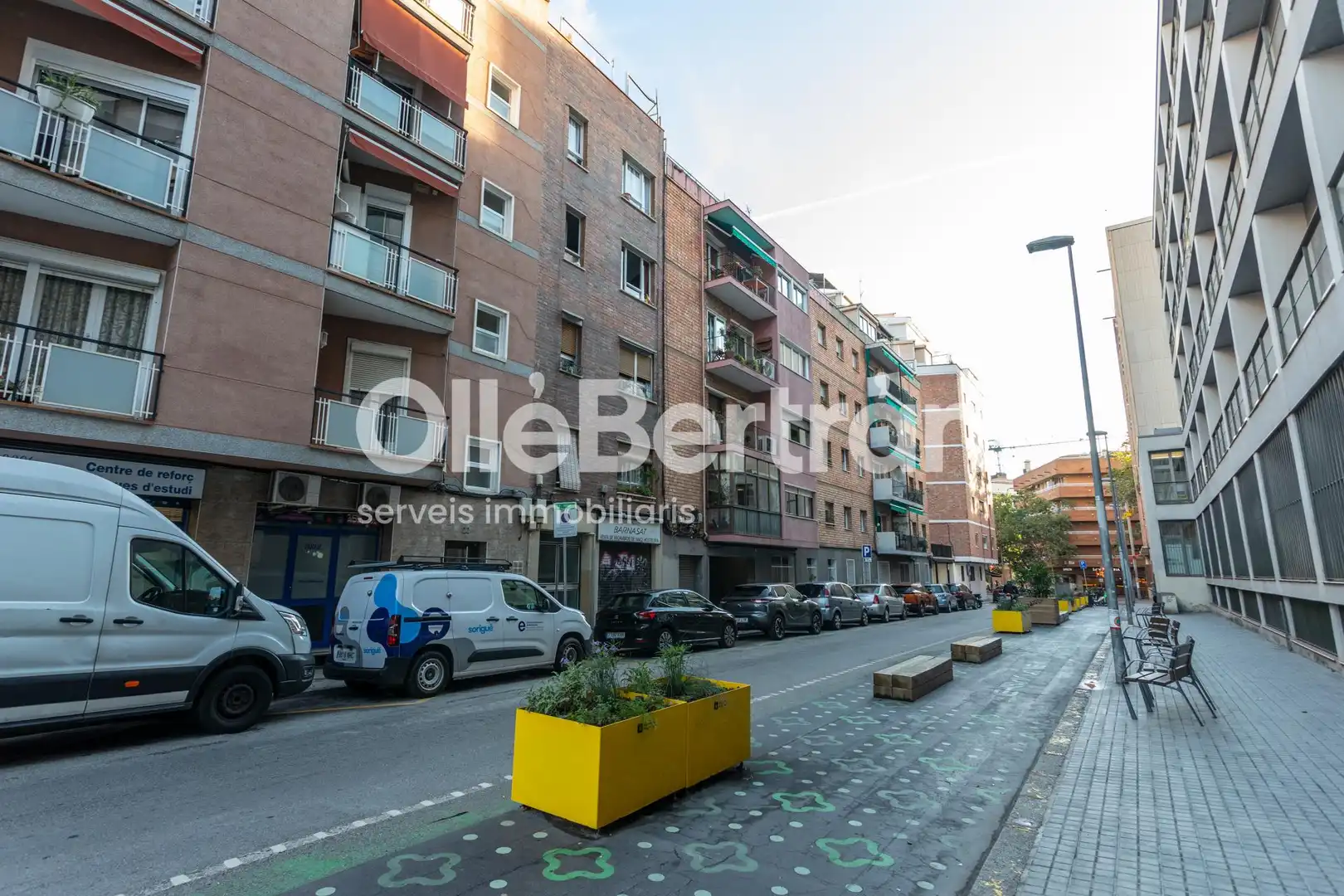 Vista exterior de Piso en venta en Nou Barris
