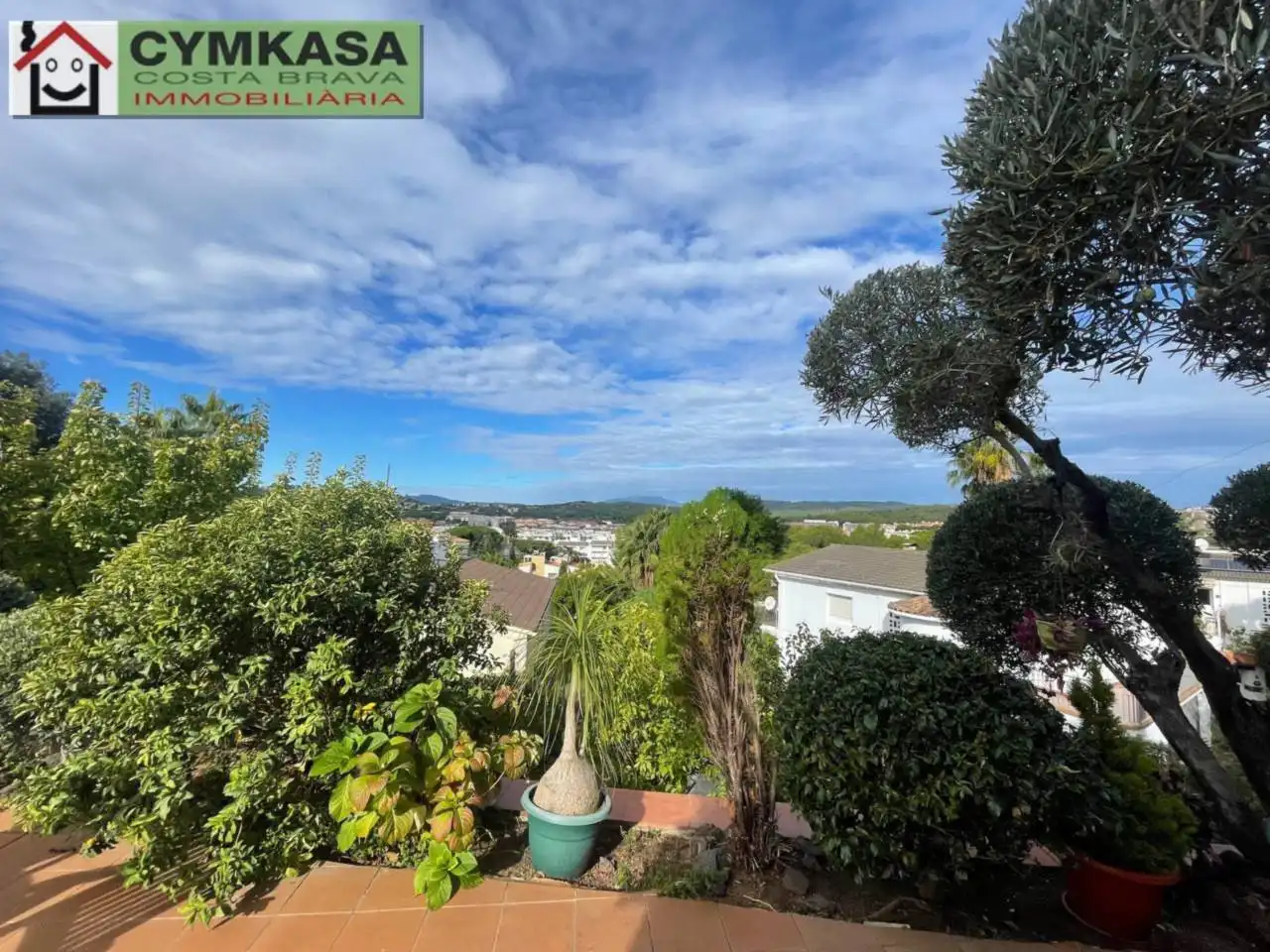 Vista exterior de Casa o xalet en venda en Lloret de Mar amb Aire condicionat, Calefacció i Jardí privat