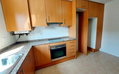 Kitchen of Flat to rent in Sallent  with Air Conditioner, Heating and Parquet flooring