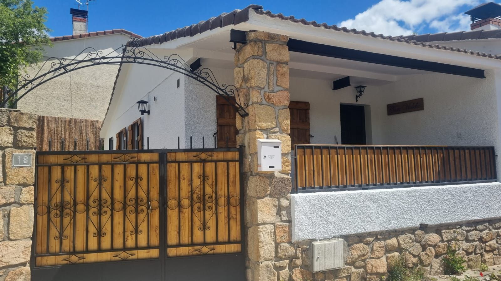 Exterior view of House or chalet to rent in Valdemaqueda  with Heating and Private garden