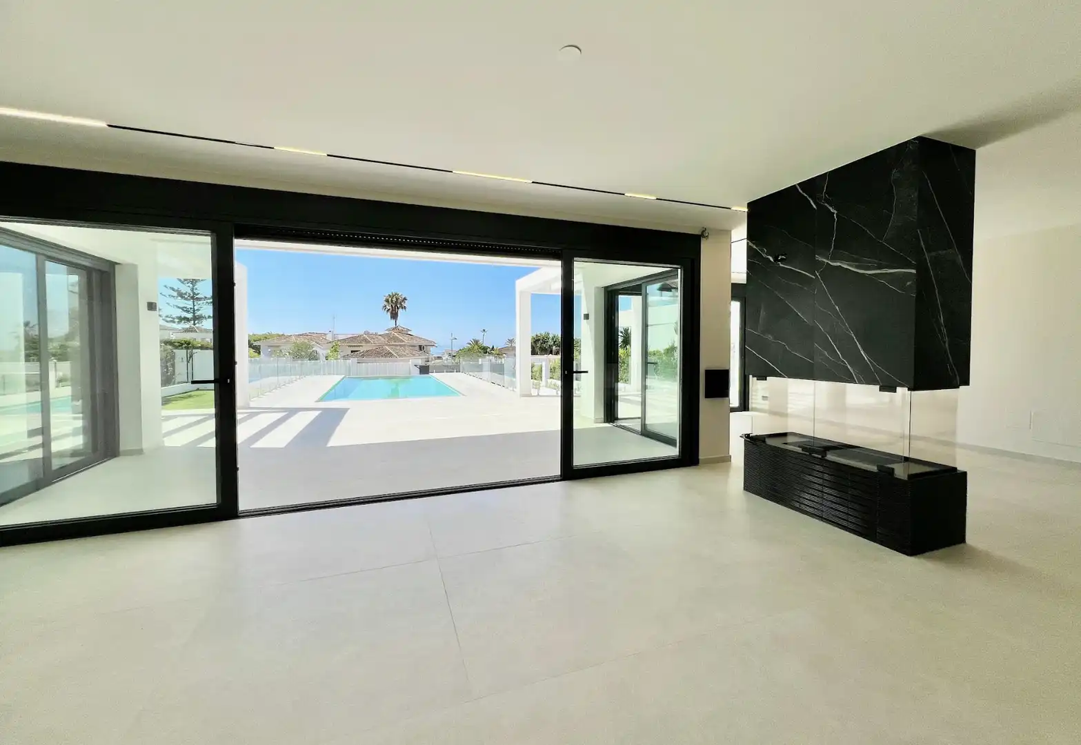 Haus oder Chalet zum Verkauf in Marbella mit Klimaanlage, Heizung und Privatgarten
