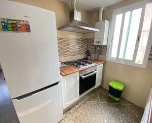 Cuina de Apartament per a compartir en  Valencia Capital amb Aire condicionat i Terrassa