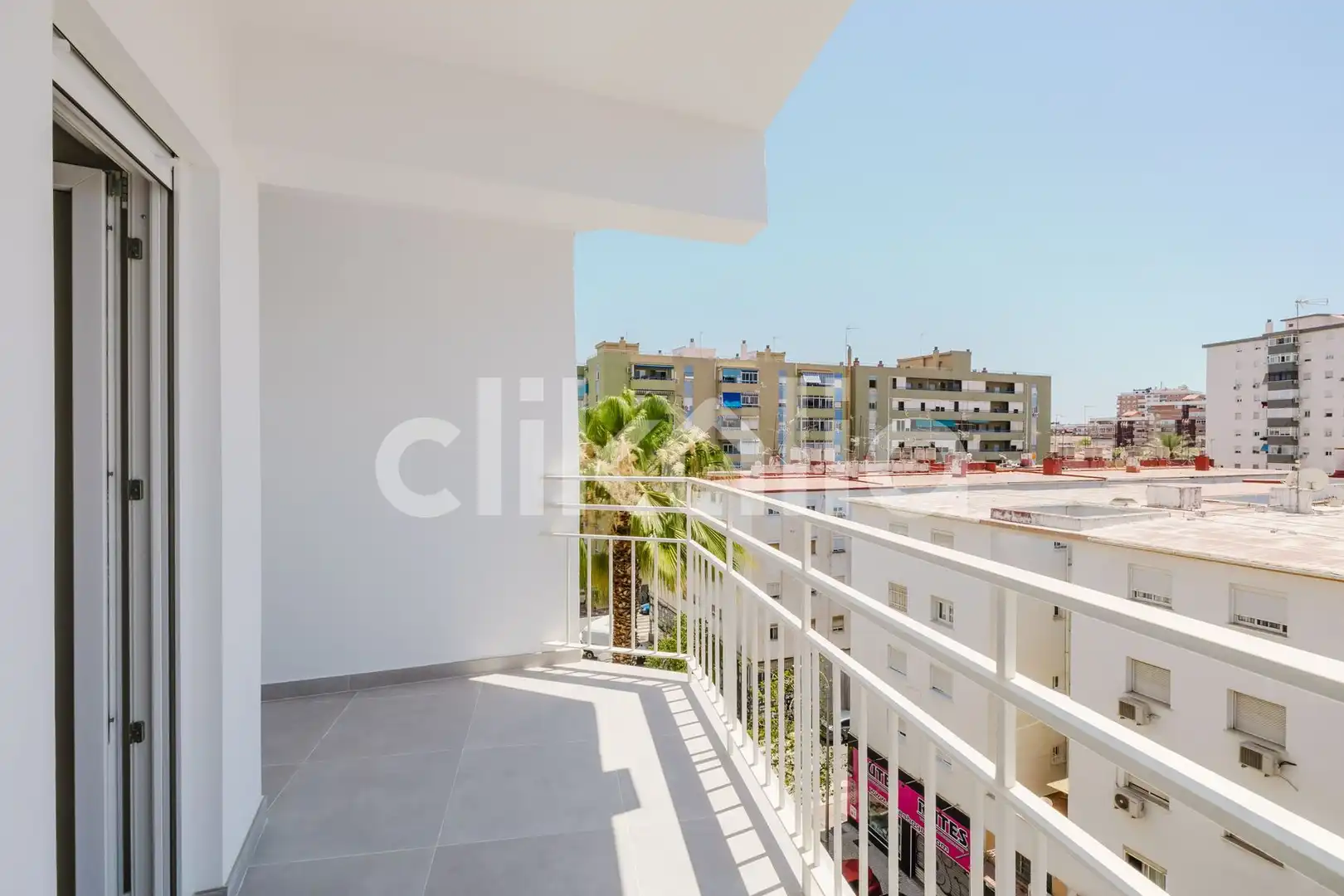 Piso con ascensor en venta en Carretera de Cádiz, imagen 3