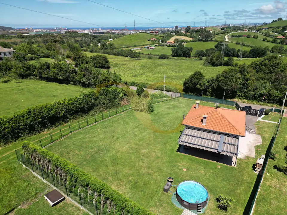 Casa o xalet en venda en Gijón  amb Calefacció, Jardí privat i Terrassa