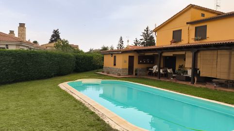 Foto 2 de Casa o chalet en venta en Calle Los Nogales, Valencia de Don Juan, León