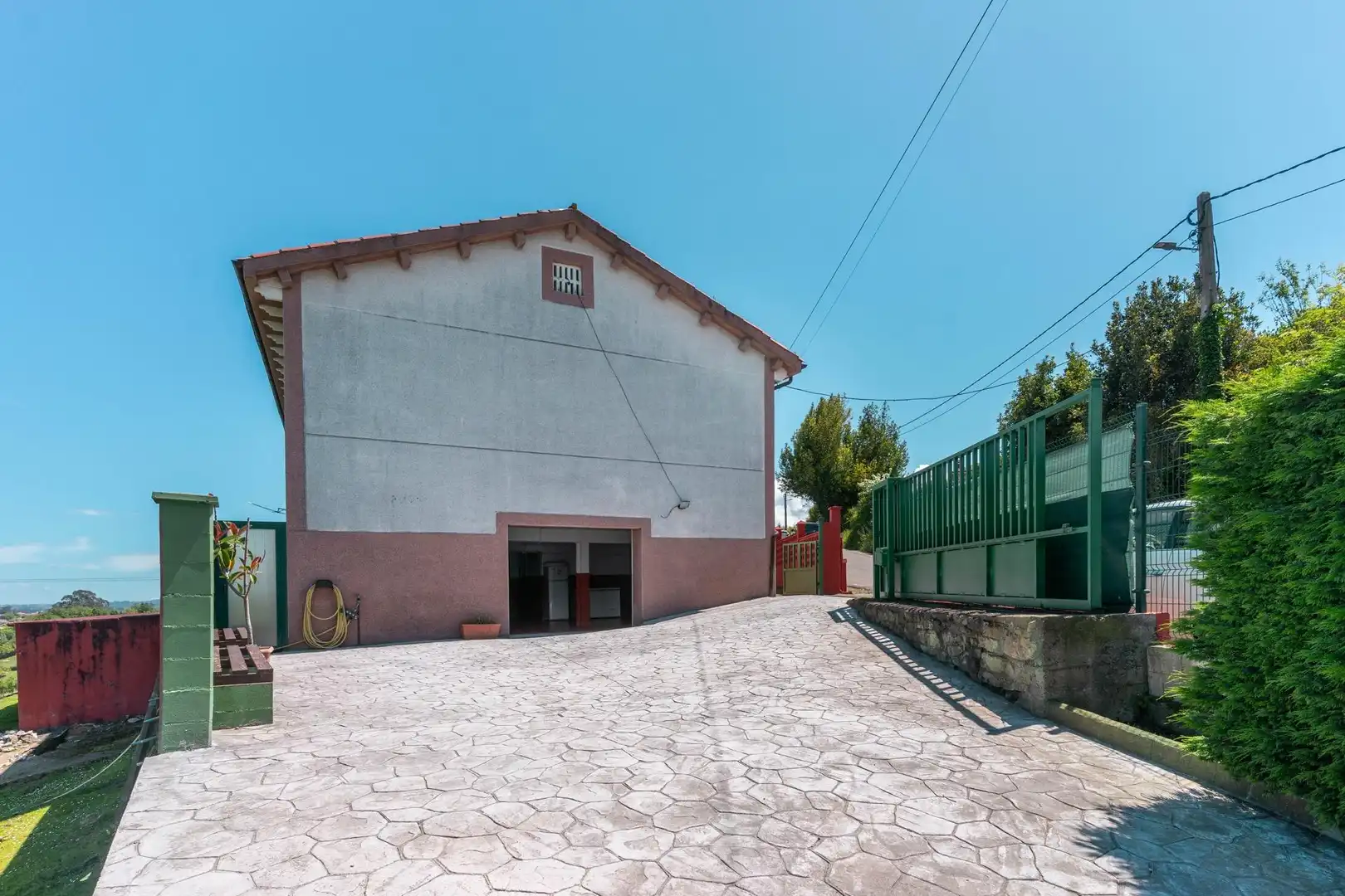 Vista exterior de Casa o xalet en venda en Gijón  amb Calefacció, Jardí privat i Traster