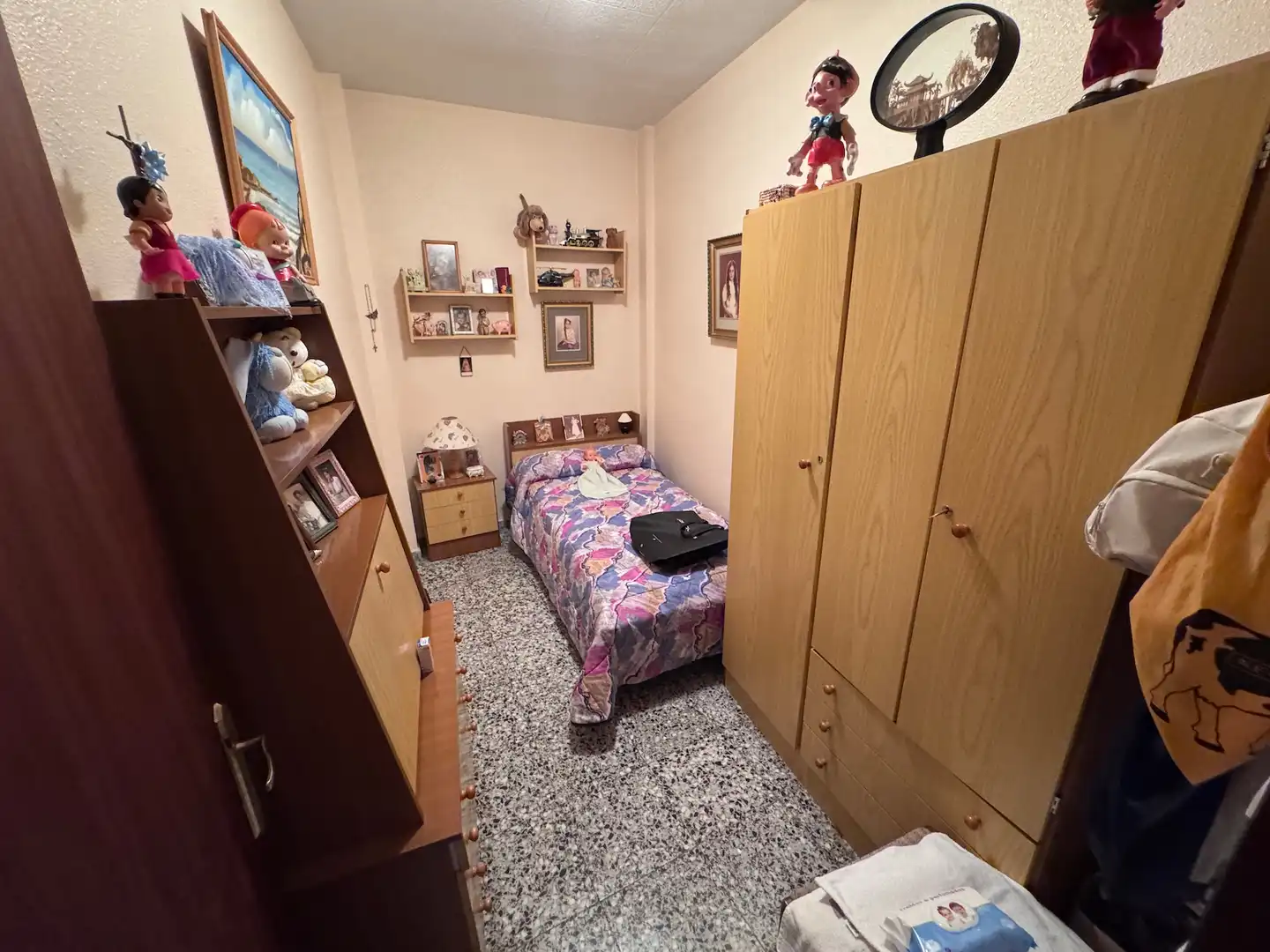 Dormitori de Casa adosada en venda en Villena amb Aire condicionat, Terrassa i Balcó