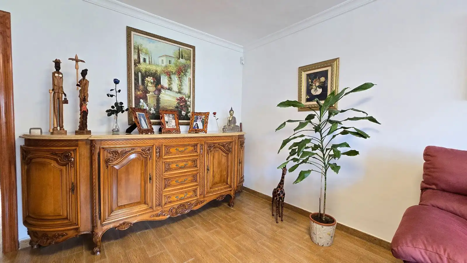 Wohnzimmer von Einfamilien-Reihenhaus zum Verkauf in Málaga mit Klimaanlage, Heizung und Schwimmbad
