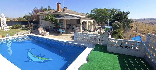 Casa-chalet en Venta en Colmenar de Oreja