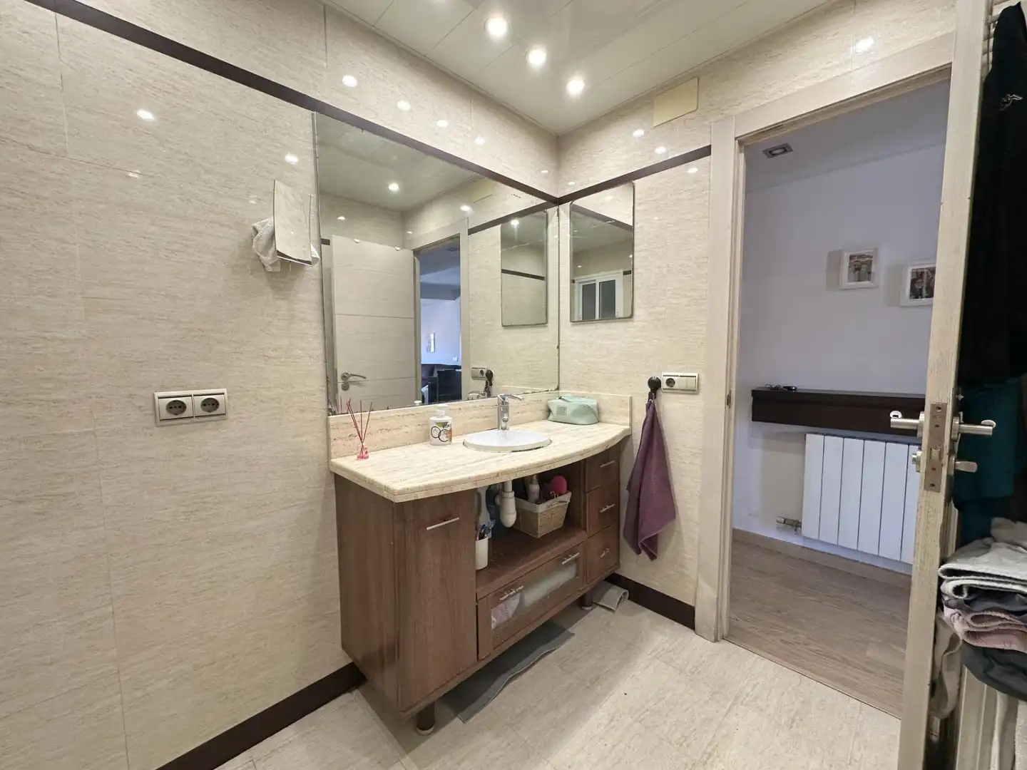 Baño de Piso en venta en Sant Boi de Llobregat con Aire acondicionado, Parquet y Amueblado