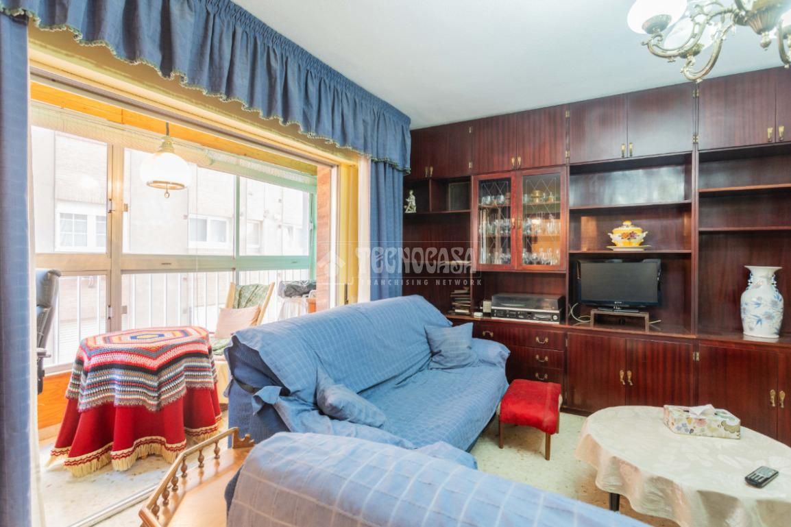 Sala d'estar de Pis en venda en  Almería Capital amb Terrassa