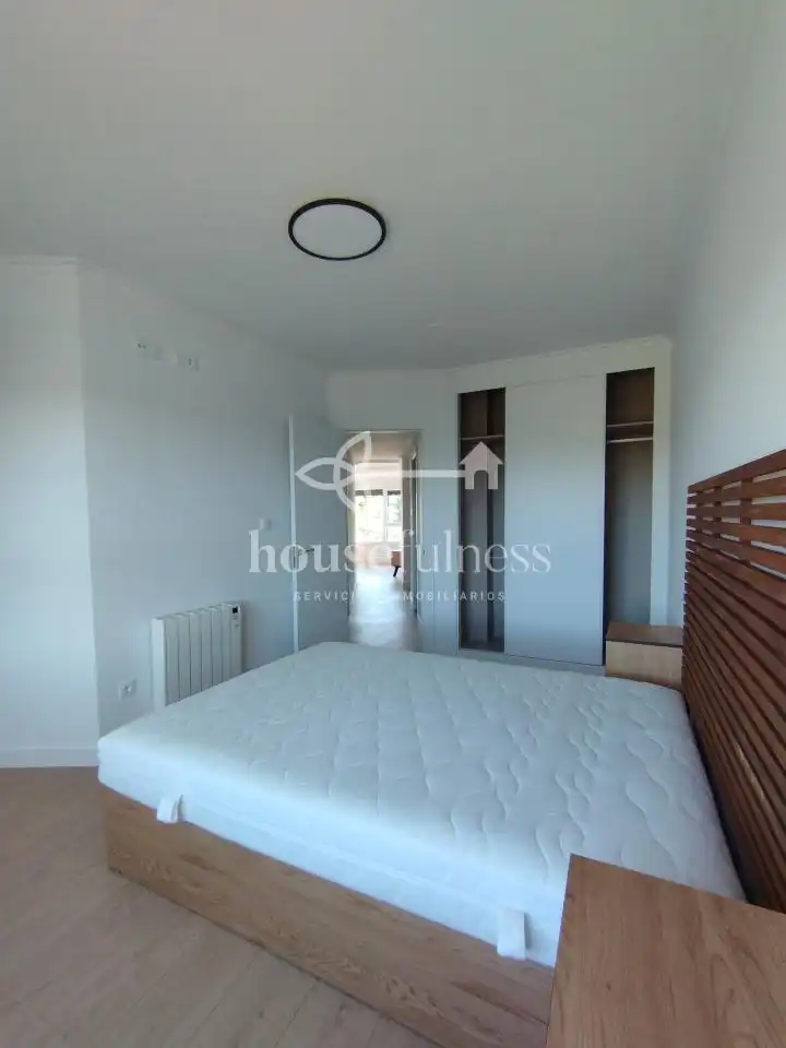 Habitación de Apartamento de alquiler en Ferrol con Calefacción, Trastero y Amueblado