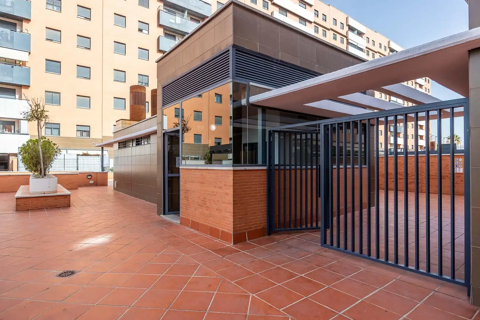 Pis amb piscina en venda a Avenida de Pedro Luis Serrera Contreras, imagen 39