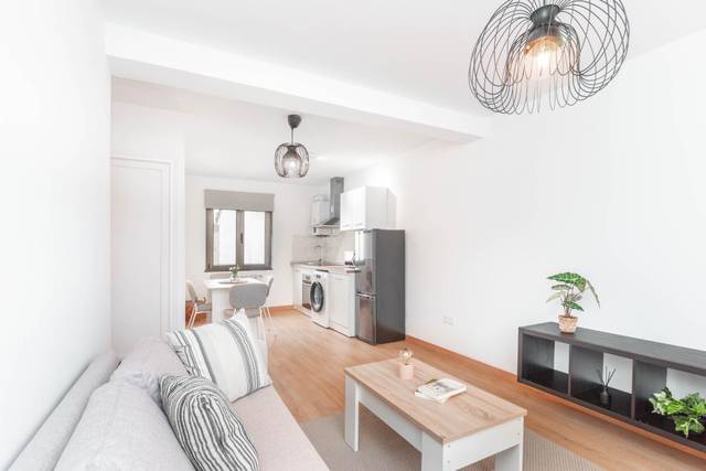 Piso en Alquiler en Calle VILLAVICIOSA, 3 en San Pedro - Siana