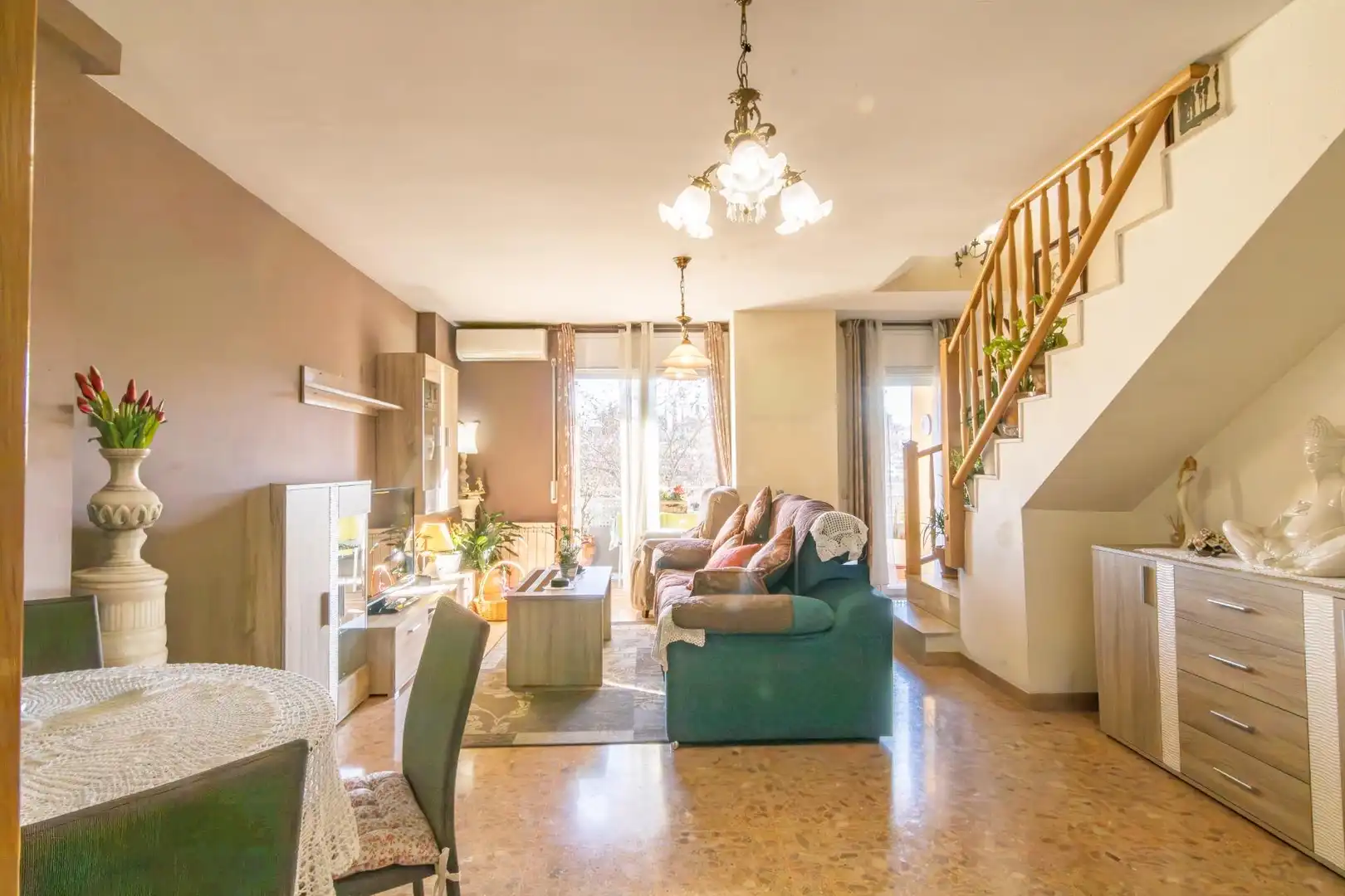 Wohnzimmer von Dachboden zum Verkauf in Terrassa mit Terrasse und Balkon