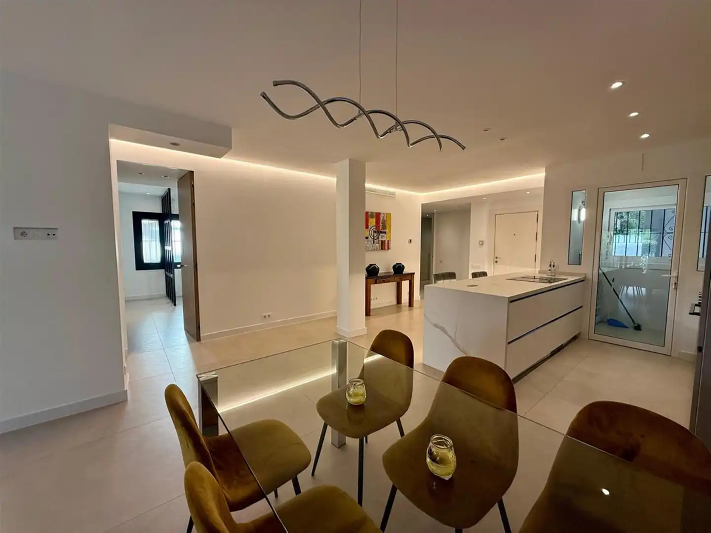 Comedor de Apartamento en venta en Marbella con Aire acondicionado