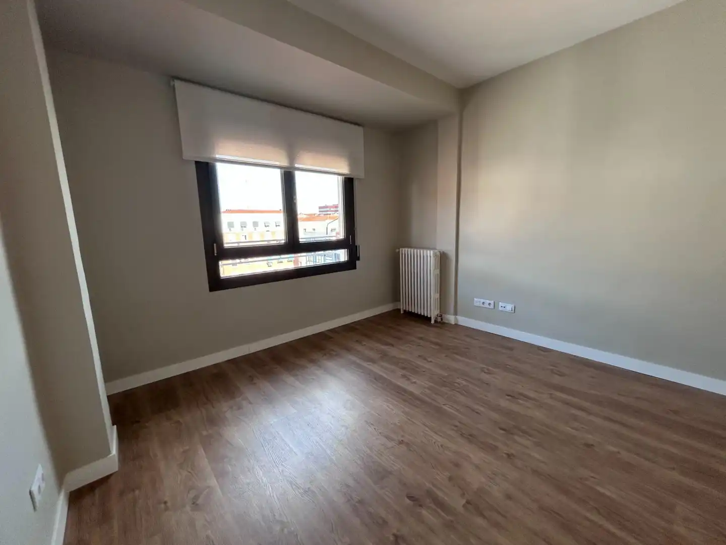 Bedroom of Flat for rent in Madrid  with Air Conditioner, Heating and Terrace