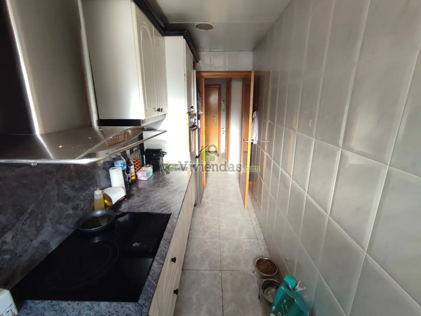 Kitchen of Flat for sale in Cornellà de Llobregat  with Air Conditioner, Heating and Oven