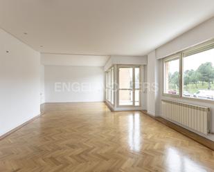 Sala d'estar de Apartament de lloguer en  Madrid Capital amb Aire condicionat, Calefacció i Parquet