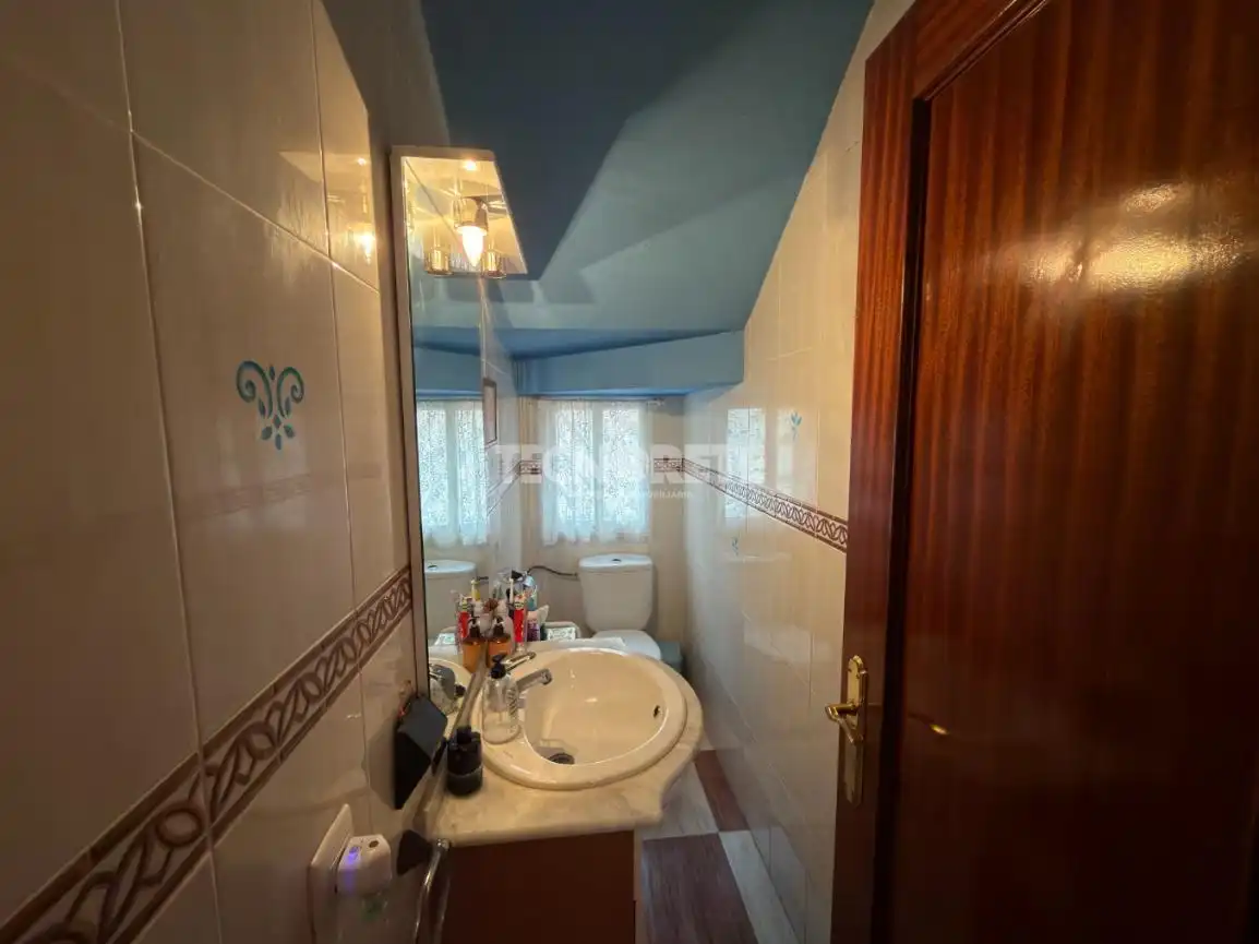 Bathroom of Detached homes for sale in Dosbarrios, Toledo