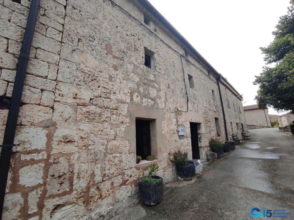 Vista exterior de Casa o xalet en venda en Briviesca amb Jardí privat i Traster