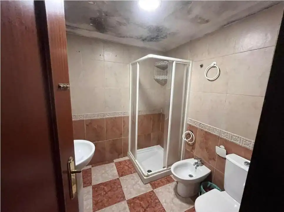 Bathroom of Flat for sale in Sevilla