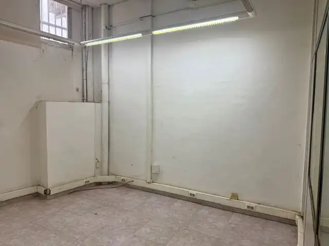 Nau industrial de lloguer en Alaquàs amb Alarma