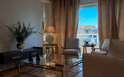 Living room of Duplex to rent in Santiago de Compostela   with Heating, Parquet flooring and Terrace