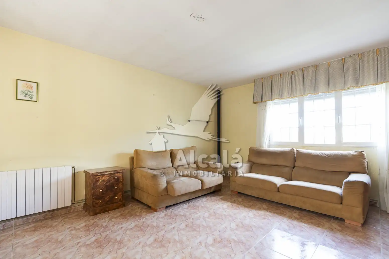 Sala d'estar de Casa o xalet en venda en Torrejón del Rey amb Aire condicionat, Calefacció i Piscina