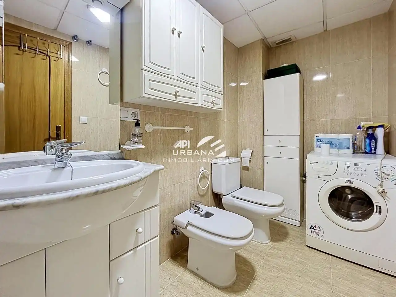 Baño de Planta baja en venta en Lucena con Aire acondicionado y Amueblado