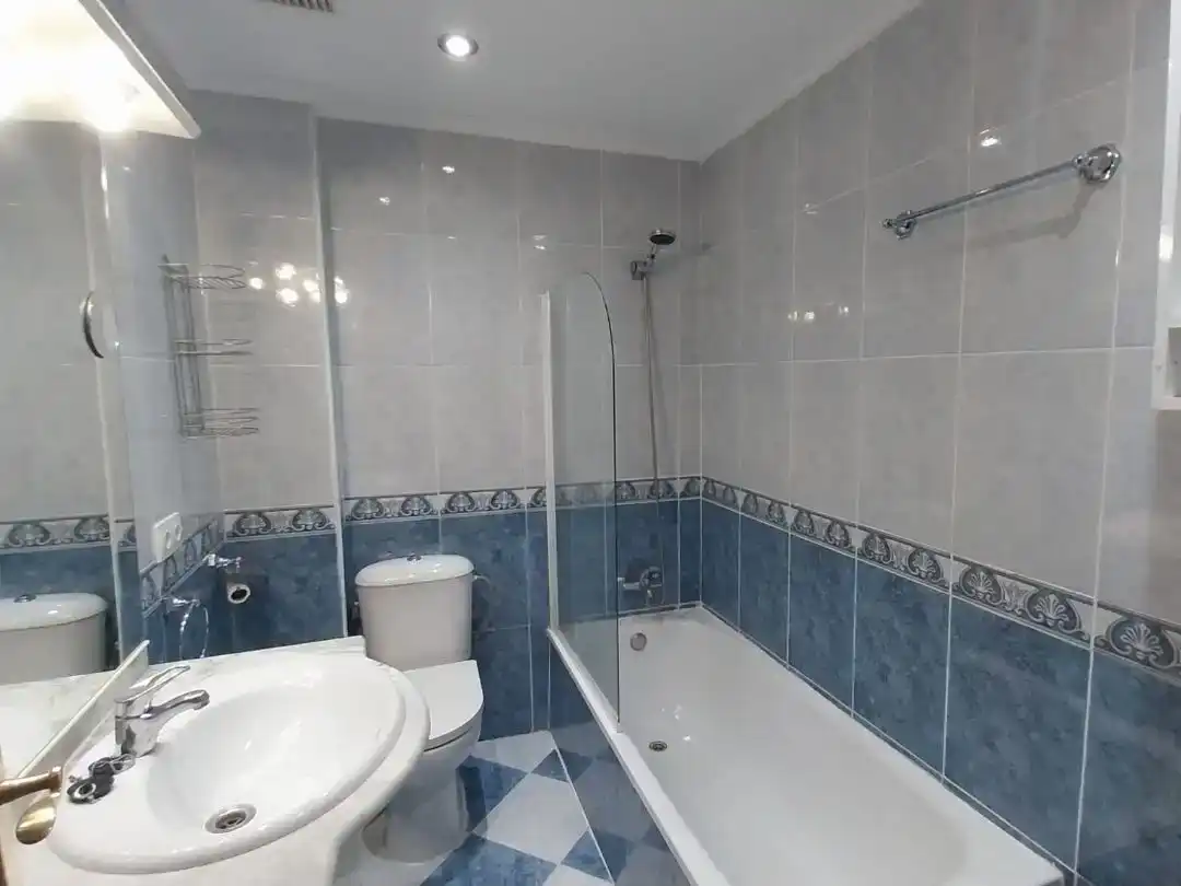 Baño de Ático en venta en Cistérniga con Parquet y Trastero