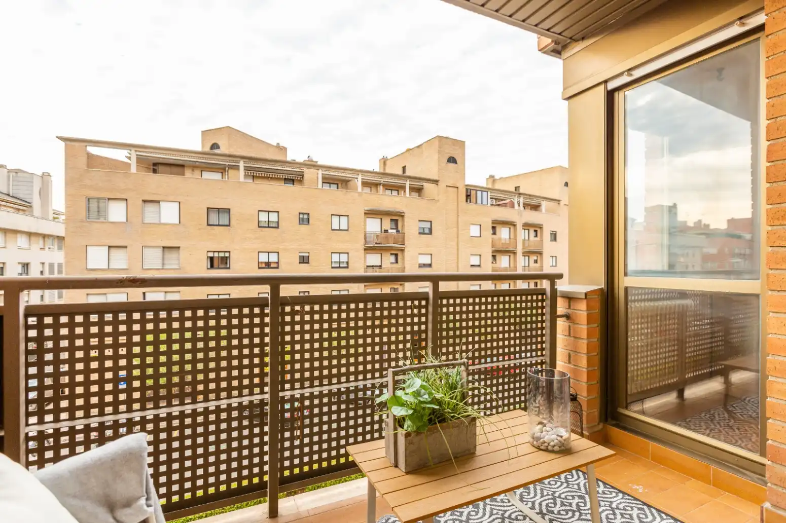 Terrassa de Pis en venda en Barañáin / Barañain amb Calefacció, Jardí privat i Parquet
