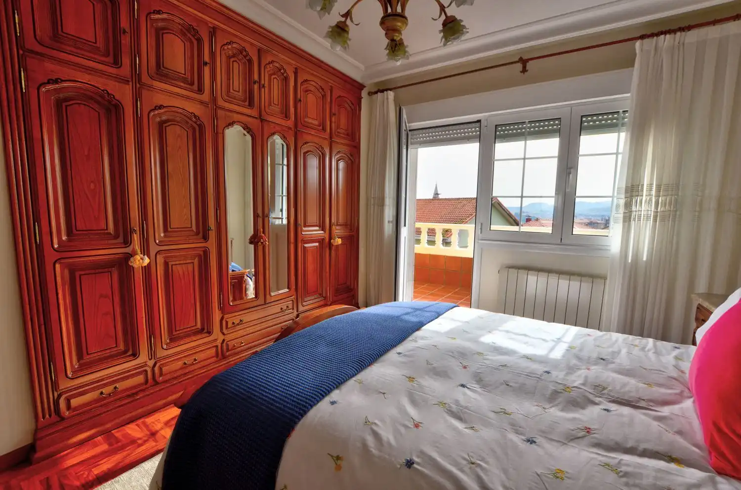 Habitación de Casa o chalet en venta en Avilés con Calefacción, Terraza y Trastero