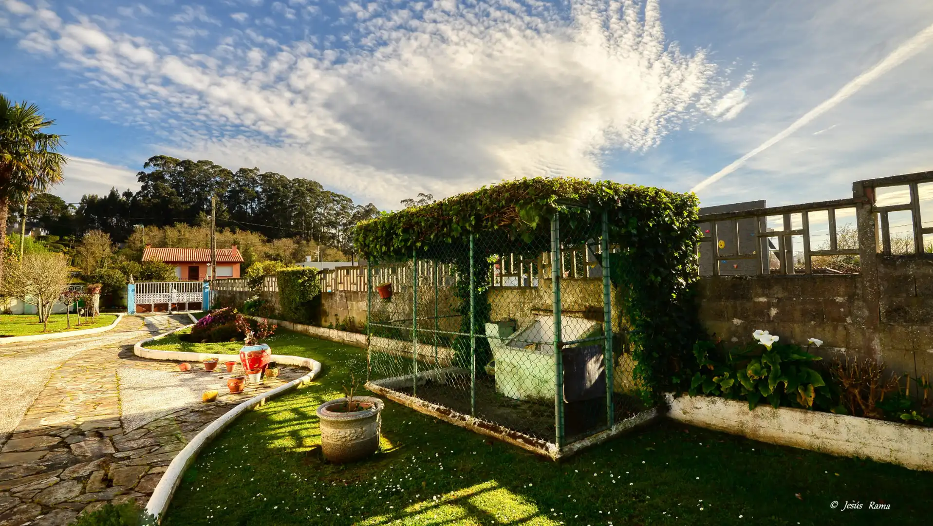 Jardí de Casa o xalet en venda en Oleiros amb Jardí privat, Traster i Moblat