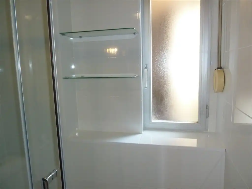 Baño de Piso de alquiler en  Pamplona / Iruña con Calefacción, Parquet y Terraza