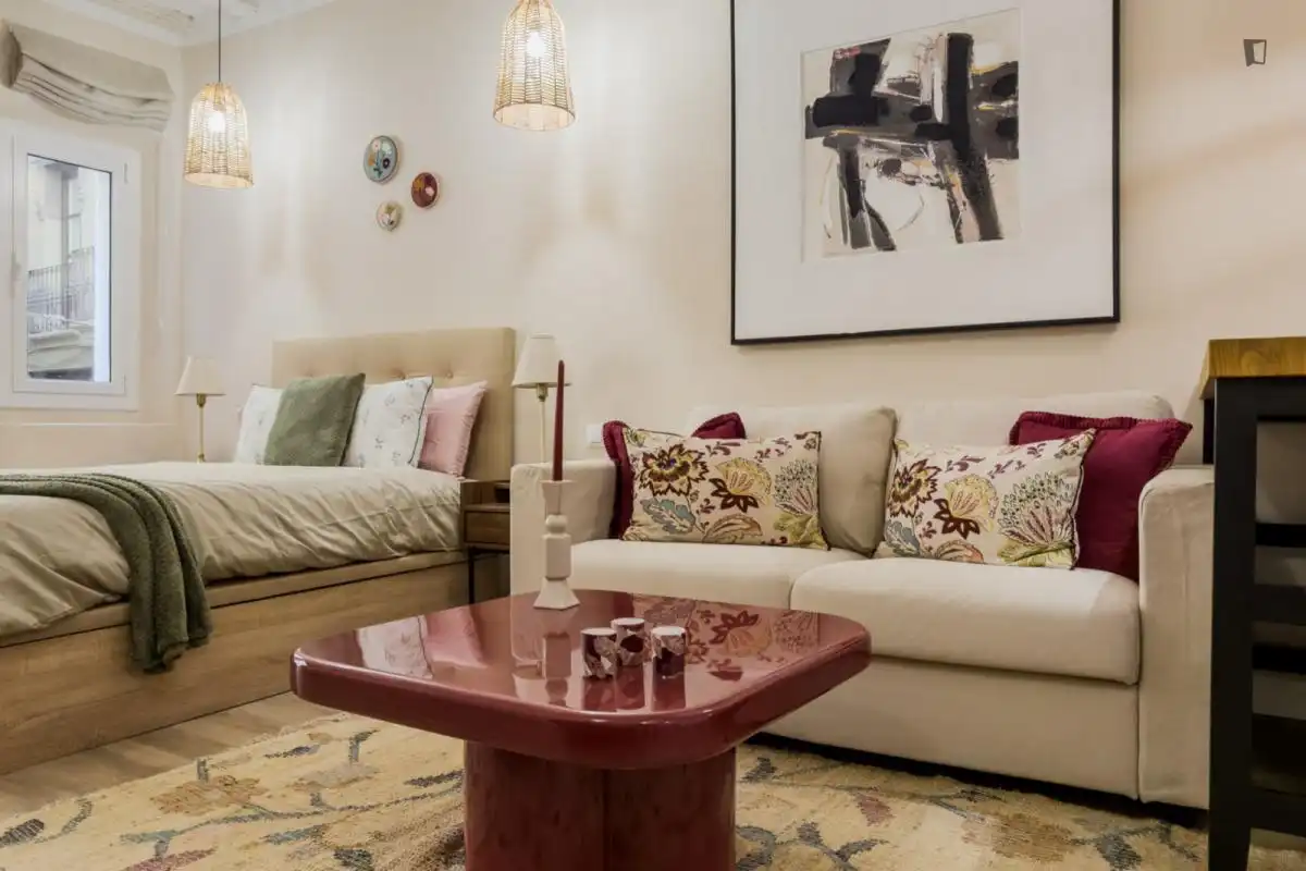 Wohnzimmer von Wohnung zur Miete in Barcelona mit Klimaanlage, Möbliert und Ofen