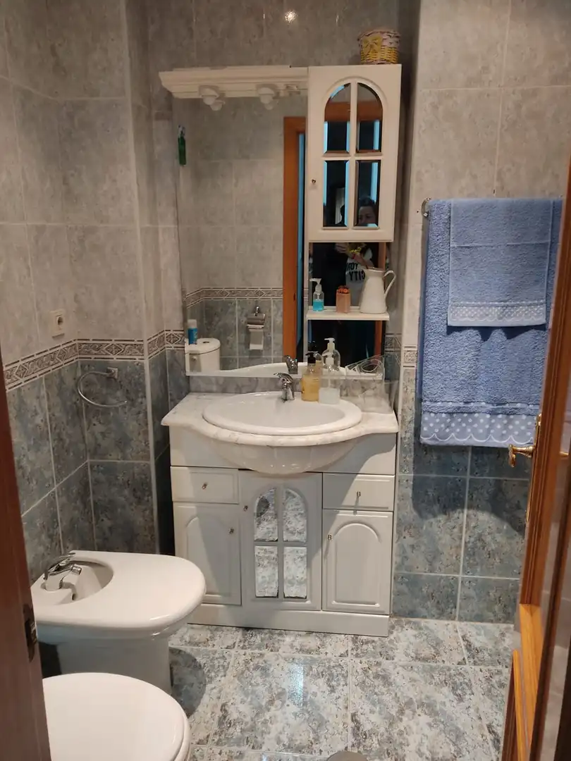 Badezimmer von Erdgeschoss zum Verkauf in Albacete mit Klimaanlage, Heizung und Abstellraum