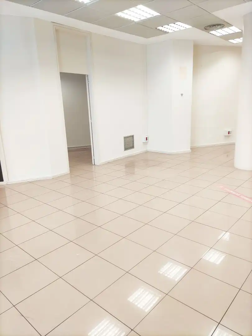 Local comercial en alquiler en MODESTO LAFUENTE 12, imagen 4